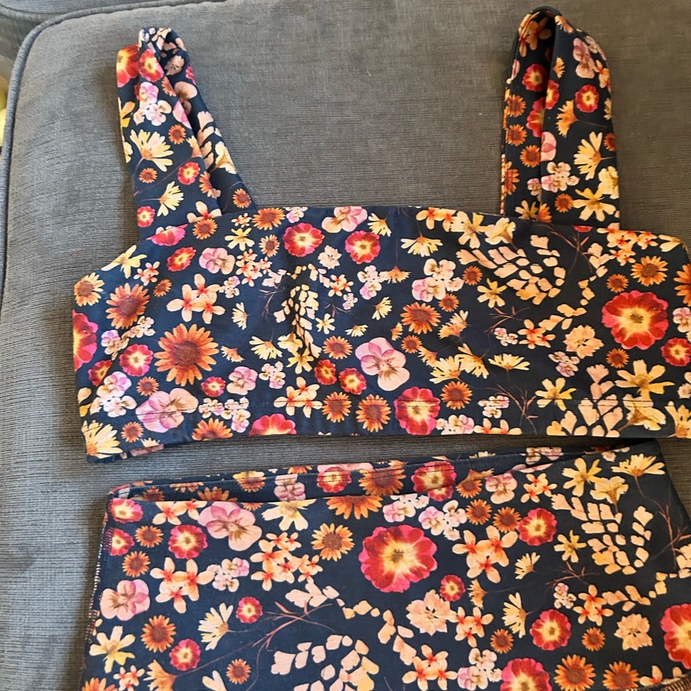 Beyond Yoga Floral Set - Picture 2 of 6